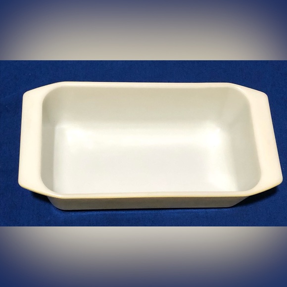 Pyrex Yellow Baking Dish - Picture 4 of 7